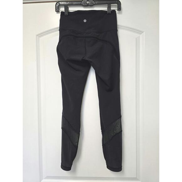 Lululemon Fresh In Mesh Tight Size 4 Black Active - Picture 7 of 9